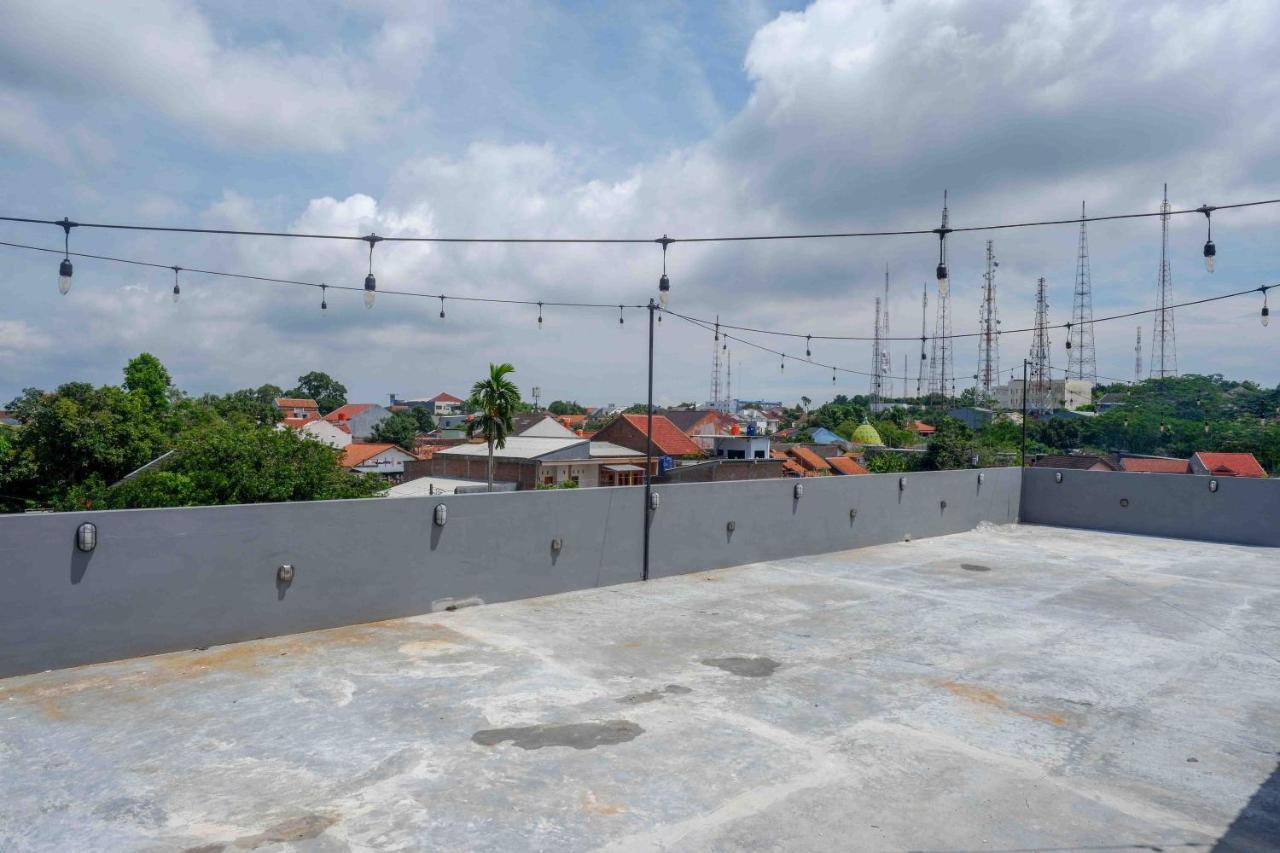 Jatingaleh Reddoorz Plus Near Patung Kuda Undip מראה חיצוני תמונה